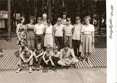 ROK 1985 - družina děvčat a chlapců ze Sverdlovska