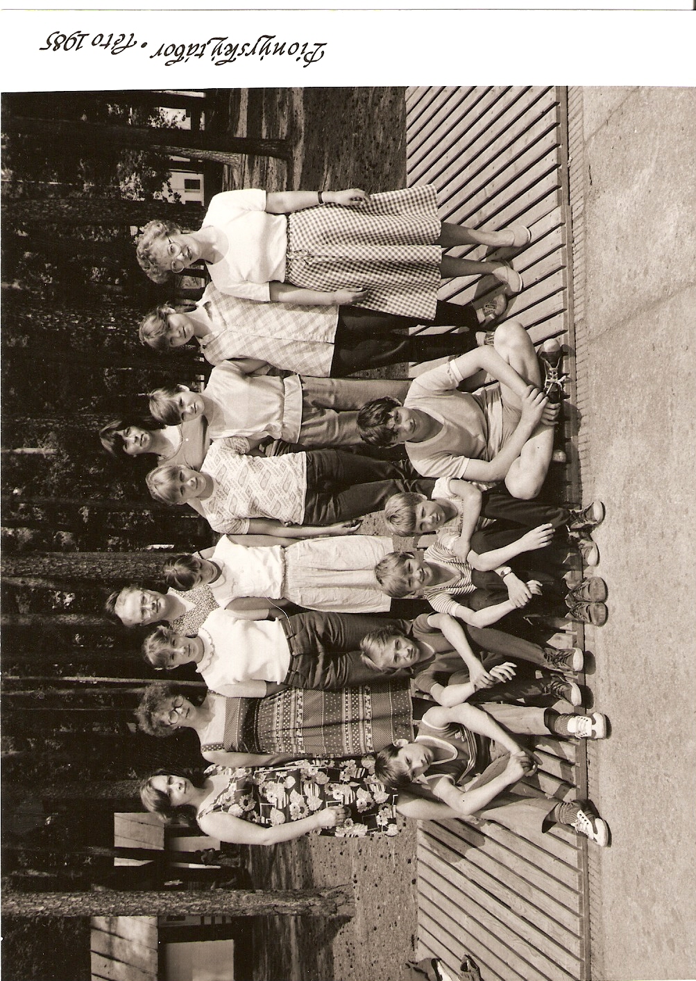 ROK 1985 - družina děvčat a chlapců ze Sverdlovska